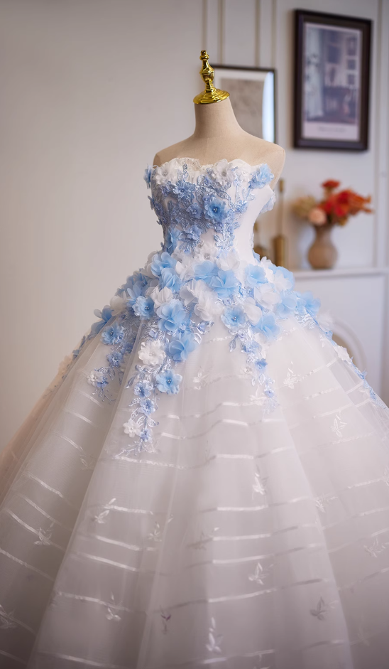 Elegant Strapless A-Line Layered Tulle Sweet 16th Dresses Appliques Beading Lace Prom Dress AP4953