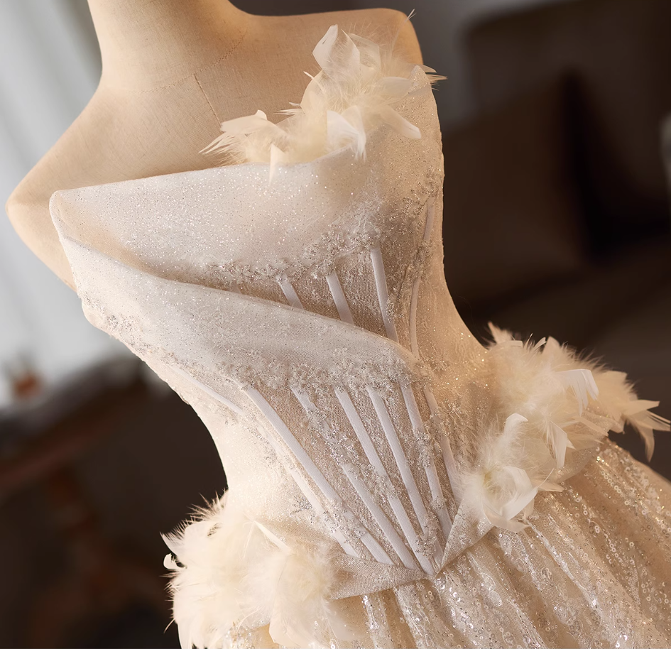 Stylish Strapless A-Line Sweet 16th Evening Dresses Sequins Appliques Feather Prom Dress AP4986