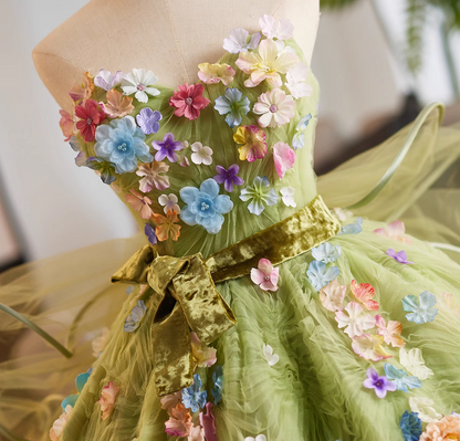 Voluminous Strapless A-Line Sweet 16th Gowns Appliques Green Tulle Velvet Bow Prom Dress AP5022