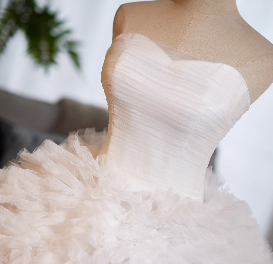 Romantic Strapless Ruffles A-Line Sweet 16th Gowns Color-Blocked Tulle Prom Dress AP5024
