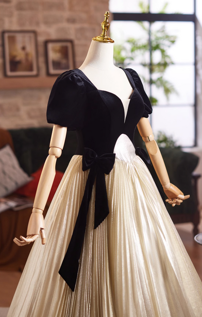 Luxurious Sweetheart Neck A-Line Pleated Sweet 16th Gowns Bows Velvet Short Sleeve Prom Dress AP5028