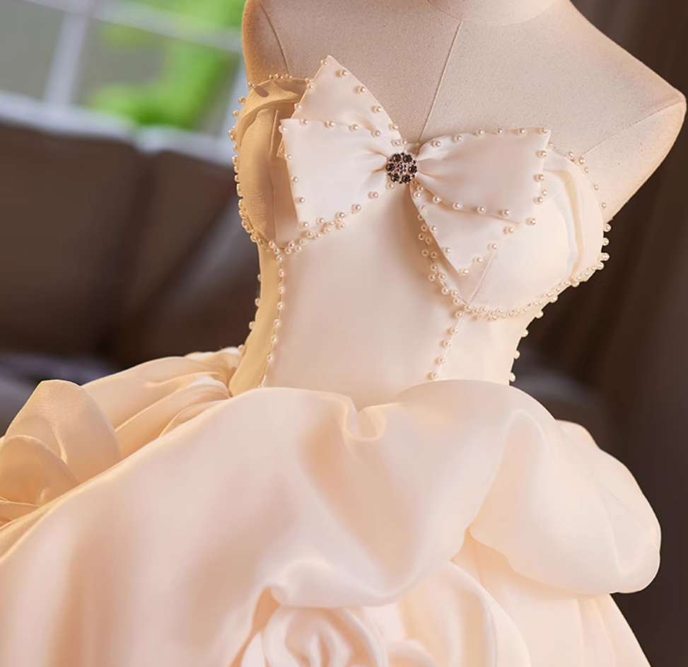 Trendy Strapless A-Line Ruffles Tulle Sweet 16th Gowns Beading Handmade Flowers Bow Prom Dress AP5061