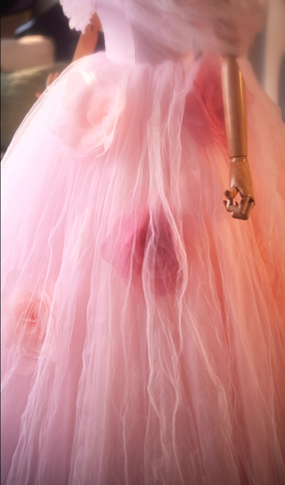 Vogue Off-Shoulder A-Line Handmade Flowers Sweet 16th Dresses Ruffled Pink Tulle Prom Dress AP5064