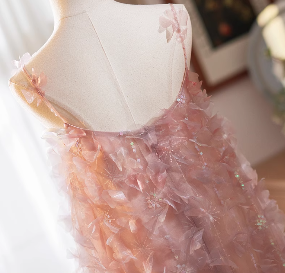 Fancy A-Line Spaghetti Strap Pink Tulle Sweet 16th Evening Gowns Sequins Beading Petals Prom Dress AP5068