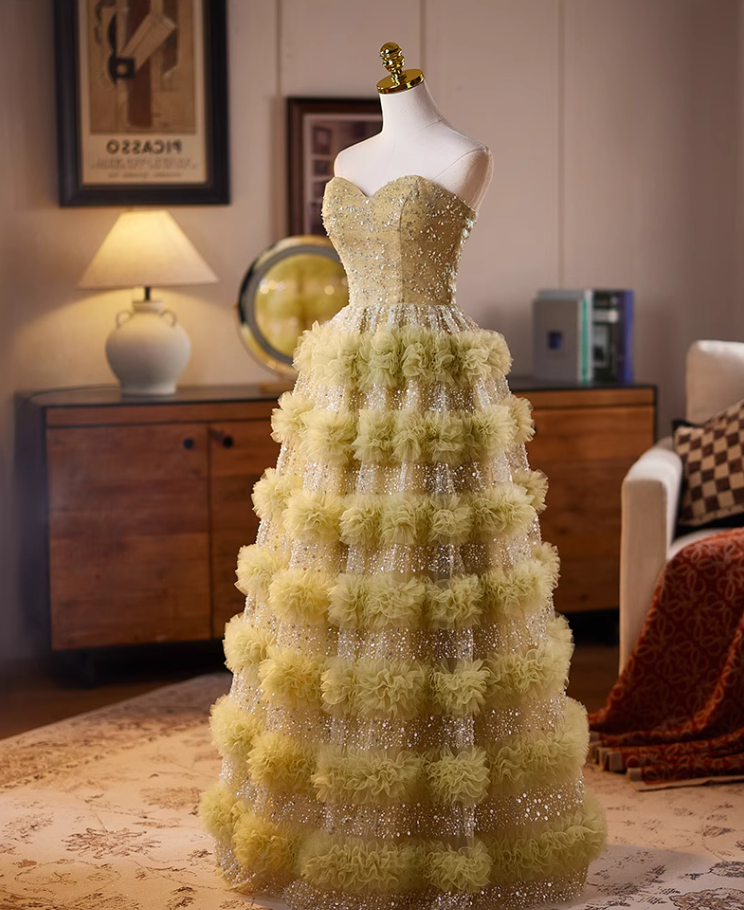 Casual Strapless A-Line Ruffles Tiered Tulle Sweet 16th Gowns Sequins Beading Prom Dress AP5072