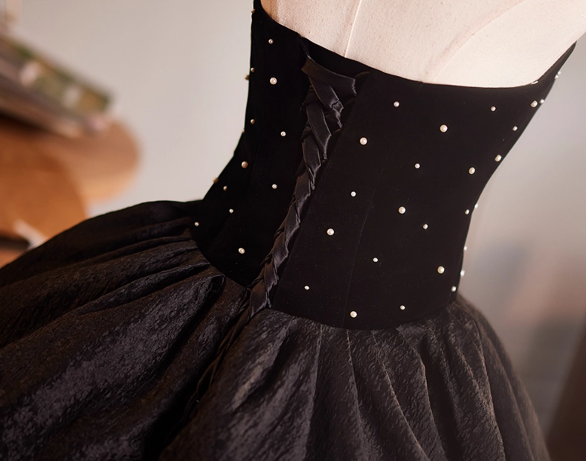 Dreamy Strapless A-Line Black Sweet 16th Gowns Beading Prom Dress AP5110