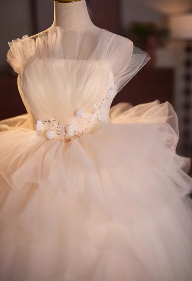 New Tendency A-Line Spaghetti Strap Bridal Gowns Appliques Sequins Tiered Tulle Wedding Dress AP5155