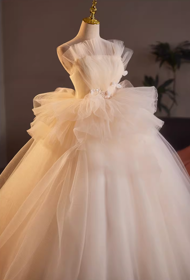 New Tendency A-Line Spaghetti Strap Bridal Gowns Appliques Sequins Tiered Tulle Wedding Dress AP5155