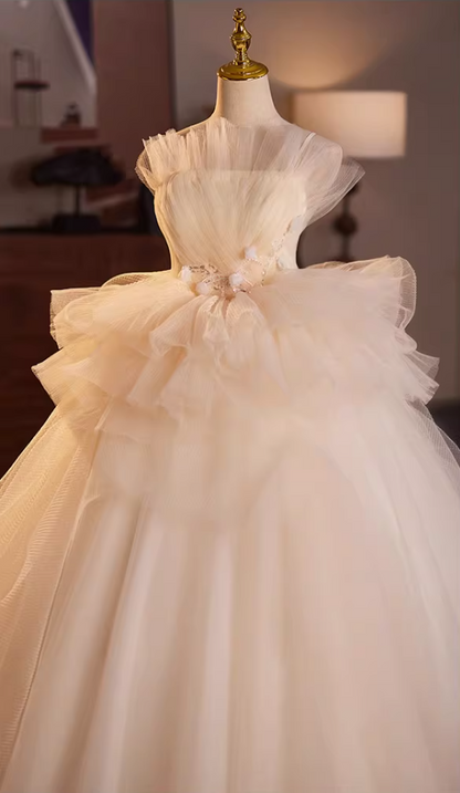 New Tendency A-Line Spaghetti Strap Bridal Gowns Appliques Sequins Tiered Tulle Wedding Dress AP5155