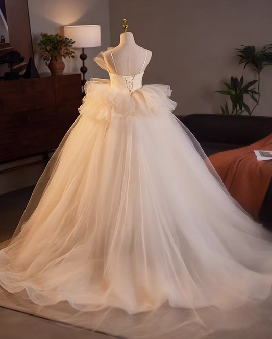 New Tendency A-Line Spaghetti Strap Bridal Gowns Appliques Sequins Tiered Tulle Wedding Dress AP5155