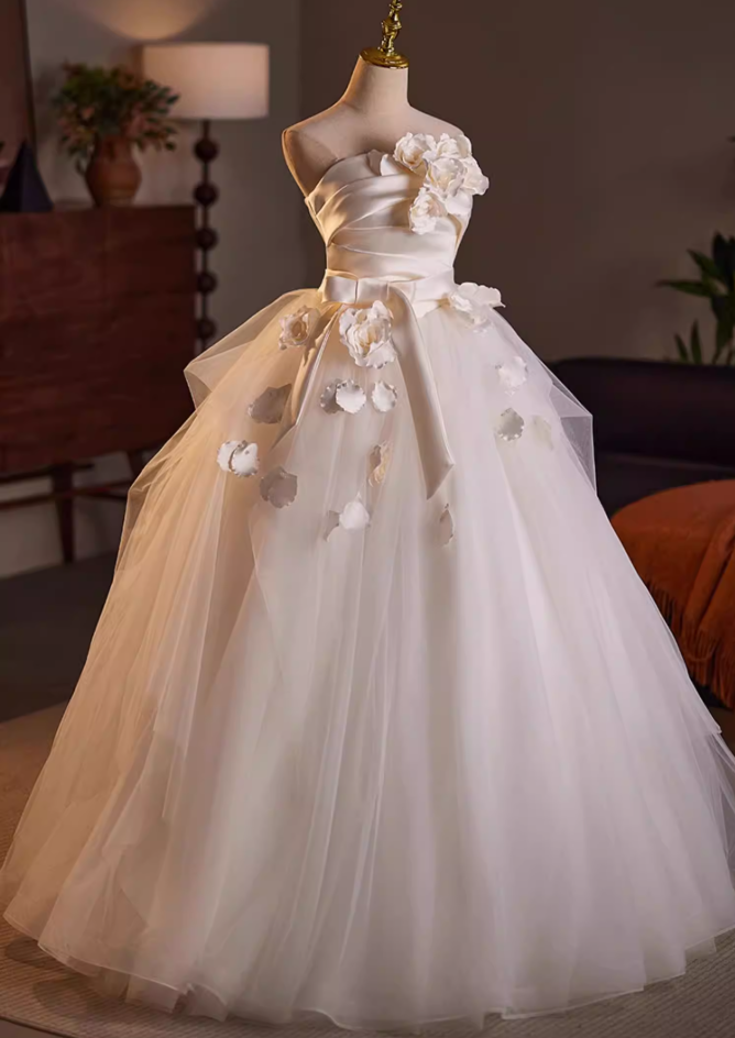Lovely A-Line Strapless Tulle Bridal Gowns Handmade Flowers Bow Pleated Satin Wedding Dress AP5156