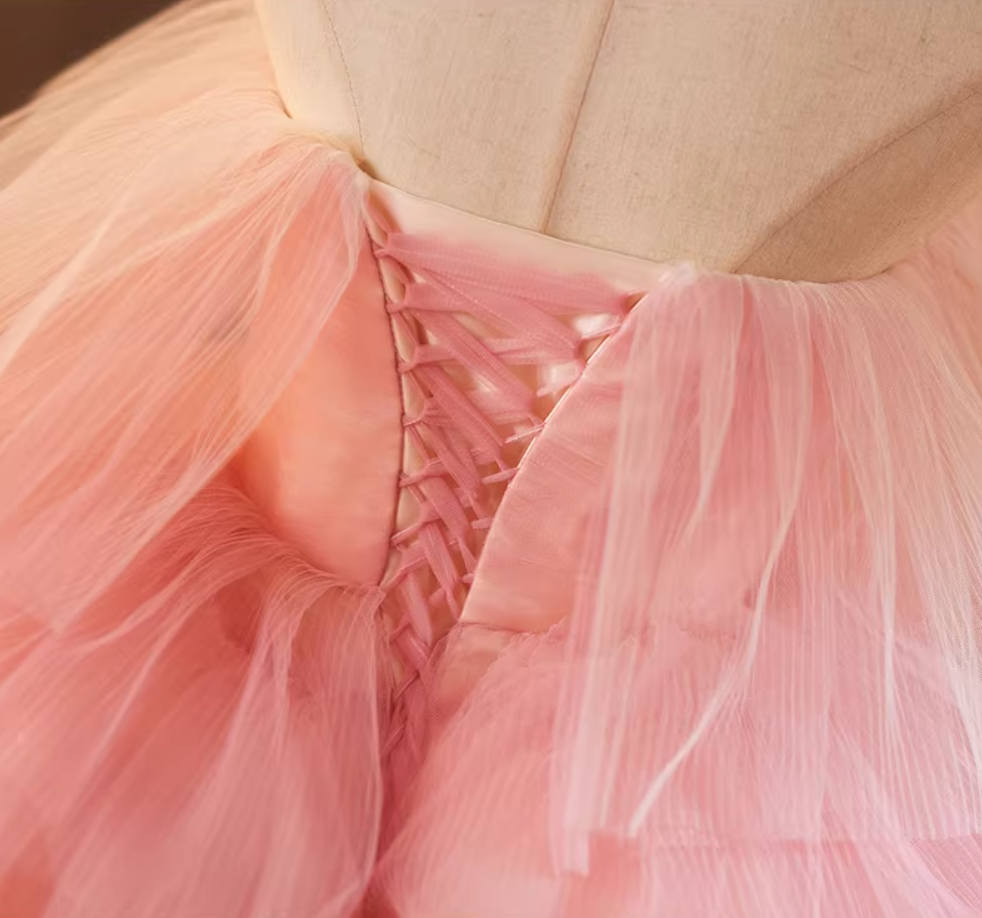 Refined Strapless Pink Tulle A-Line Sweet 16th Gowns Appliques Beads Tiered Prom Dress AP5157