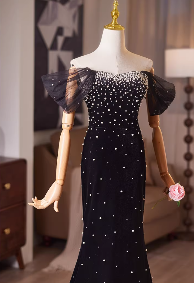 Alluring Off-Shoulder Evening Mermaid Gowns Pearls Black Velvet Prom Dress AP5189