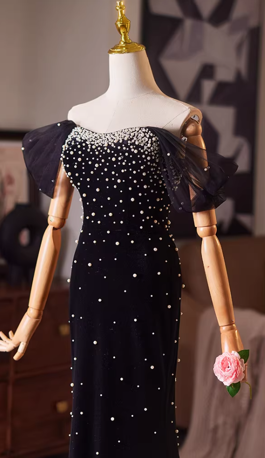 Alluring Off-Shoulder Evening Mermaid Gowns Pearls Black Velvet Prom Dress AP5189