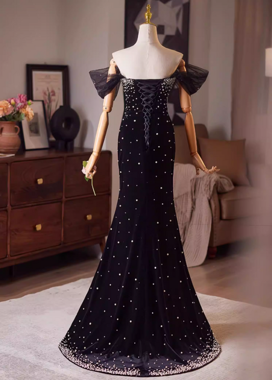 Alluring Off-Shoulder Evening Mermaid Gowns Pearls Black Velvet Prom Dress AP5189