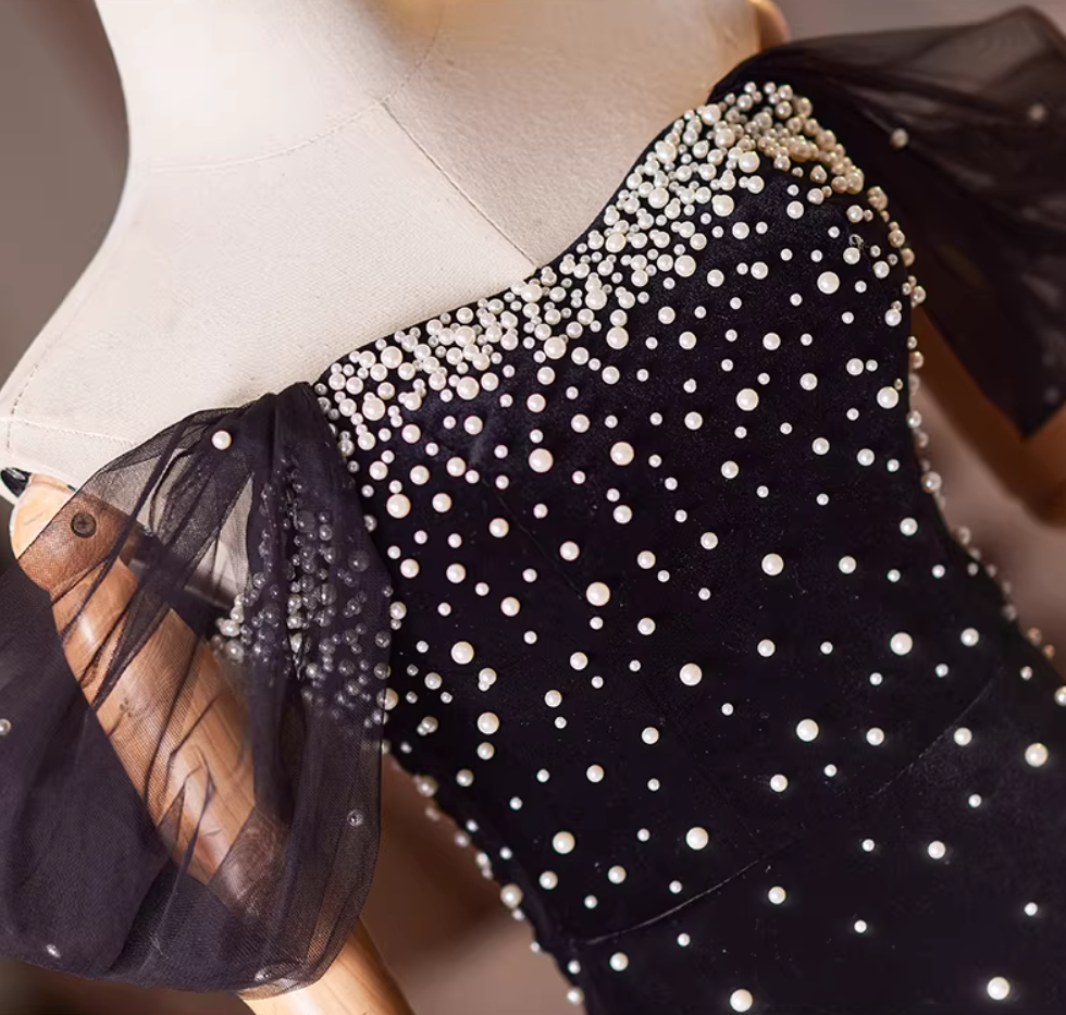 Alluring Off-Shoulder Evening Mermaid Gowns Pearls Black Velvet Prom Dress AP5189