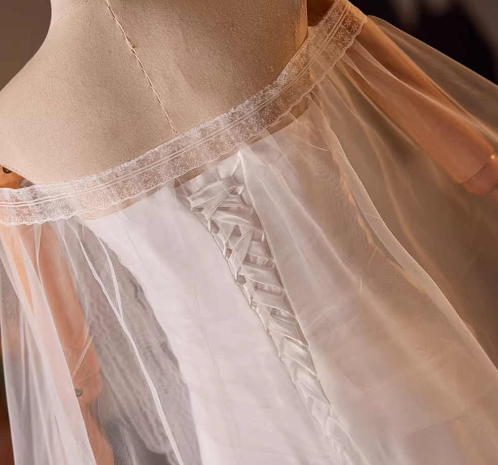 Gorgeous A-Line Strapless Bridal Gowns Pleated Tulle Satin Wedding Dress AP5190