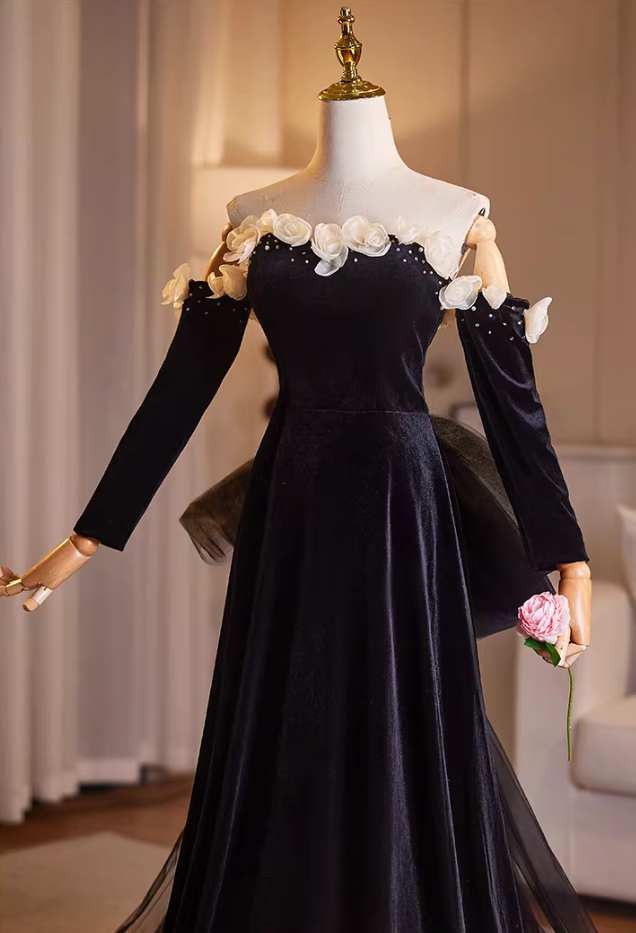 Fitted Off-Shoulder Black A-Line Sweet 16th Dresses Beads Appliques Long Sleeve Velvet Prom Dress AP5223
