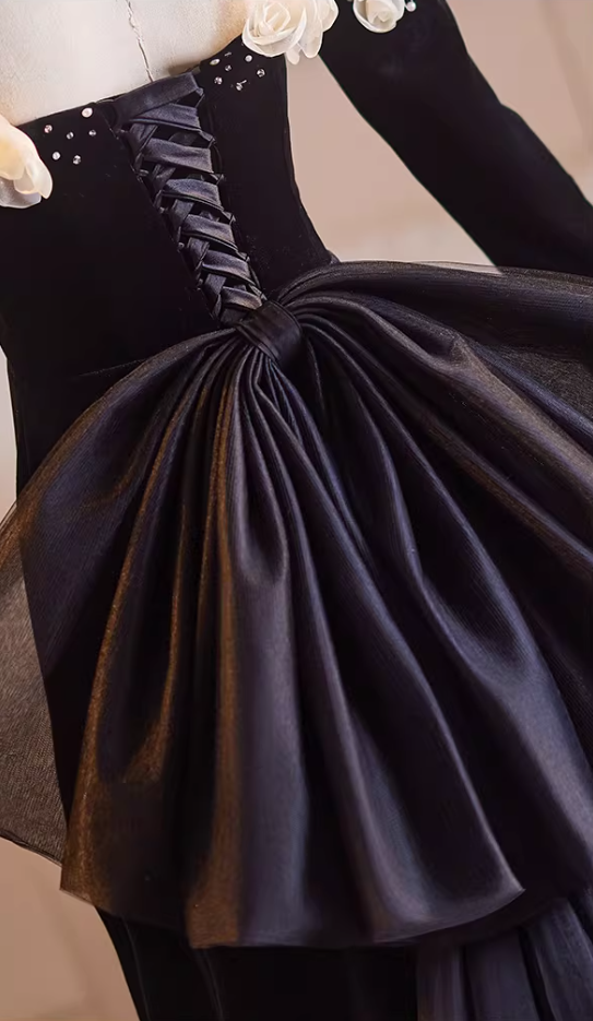 Fitted Off-Shoulder Black A-Line Sweet 16th Dresses Beads Appliques Long Sleeve Velvet Prom Dress AP5223