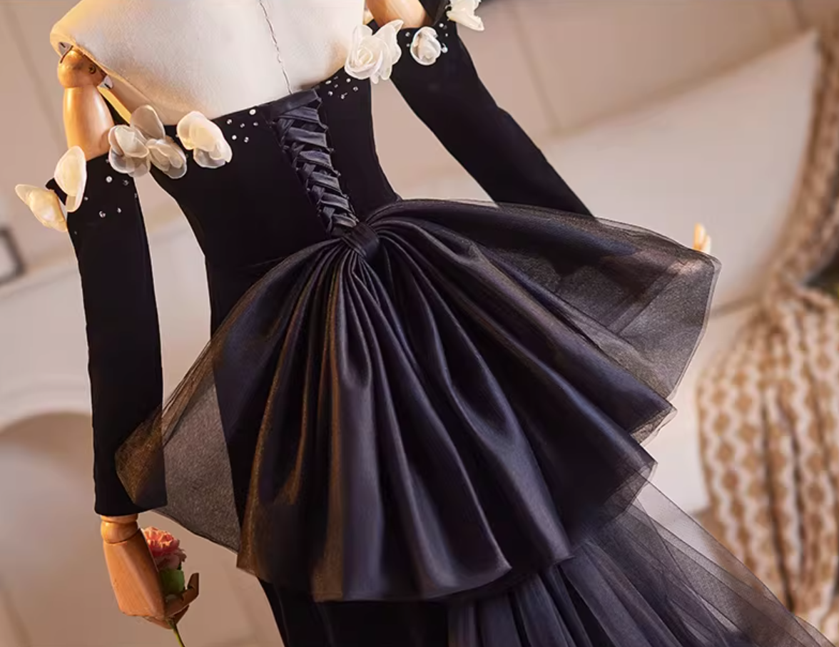 Fitted Off-Shoulder Black A-Line Sweet 16th Dresses Beads Appliques Long Sleeve Velvet Prom Dress AP5223