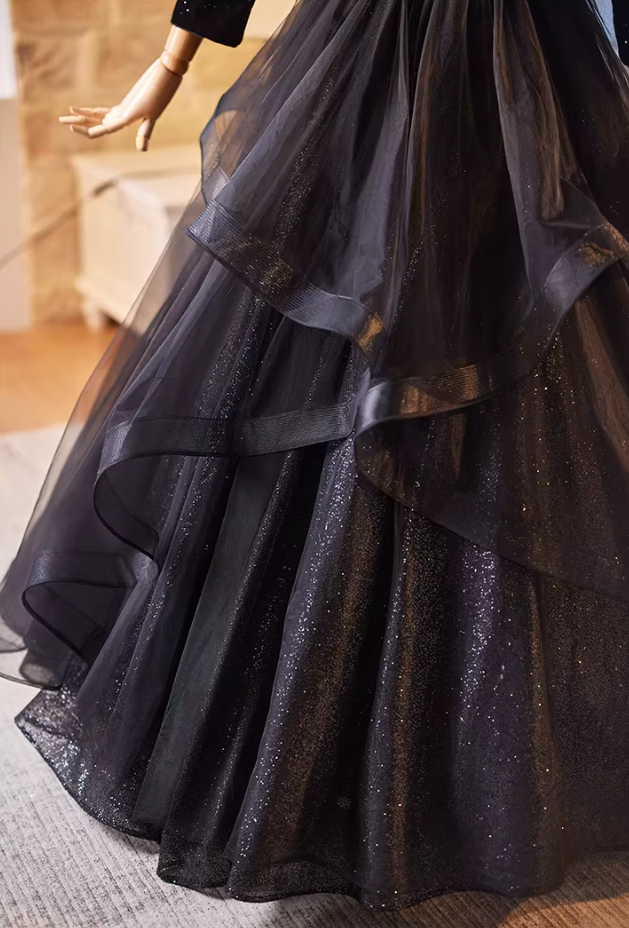 Sexy A-Line Sweetheart Neck Black Sweet 16th Dresses Sequins Long Sleeve Ruffled Tulle Prom Dress AP5227