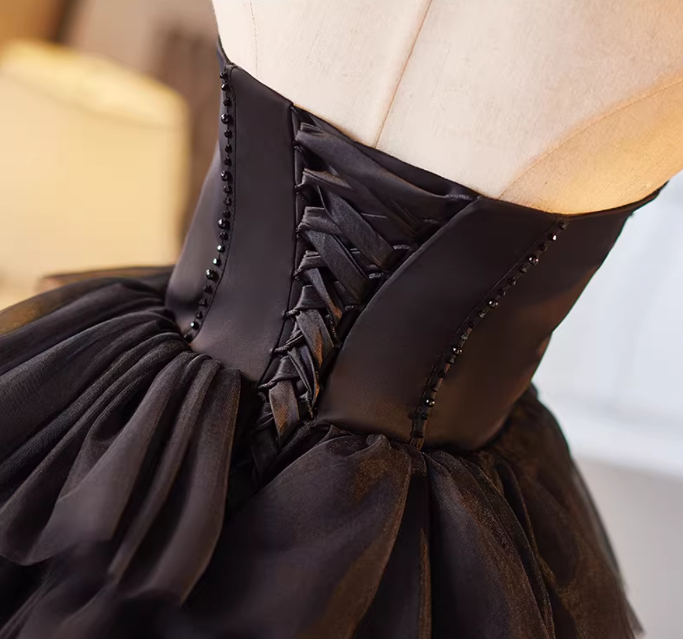 Glittering Strapless A-Line Tiered Sweet 16th Gowns Sequins Black Tulle High-Slit Prom Dress AP5229