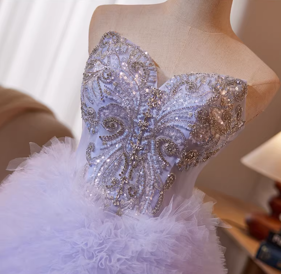 Victorian-Inspired A-Line Ruffles Tulle Strapless Sweet 16th Gowns Sequins Beading Prom Dress AP5240