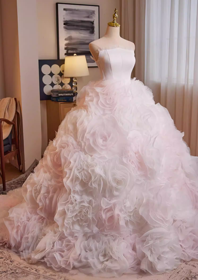 Victorian-Inspired Strapless A-Line Bridal Gowns Ruffles Tulle Wedding Dress AP5264