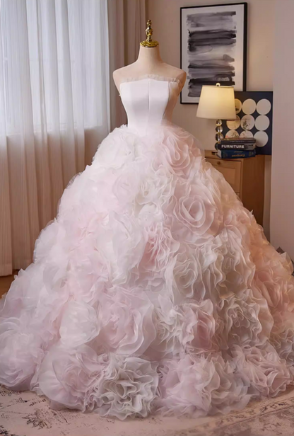 Victorian-Inspired Strapless A-Line Bridal Gowns Ruffles Tulle Wedding Dress AP5264