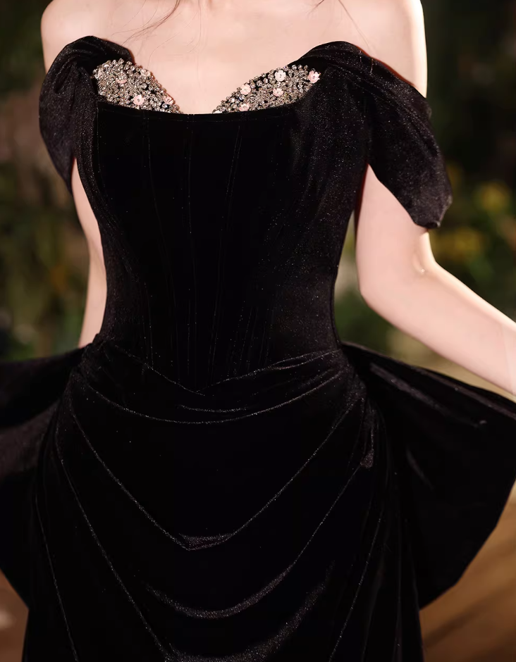 Sparkly Sheath Off-Shoulder Sweet 16th Dresses Black Velvet Bow Beading Prom Dress AP5301
