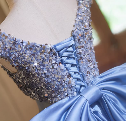 Ornate A-Line V Neck Sweet 16th Gowns With Bow Train Sequins Prom Dress AP5352