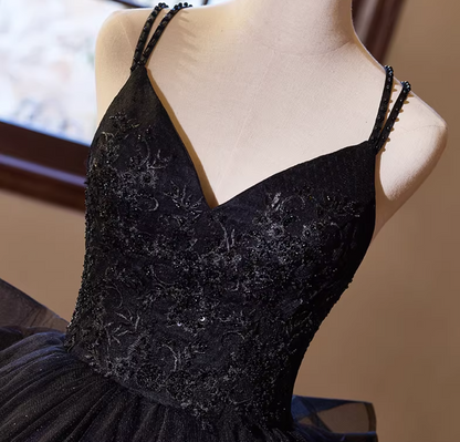 Gothic-Style A-Line Spaghetti Strap Black Tulle Evening Gowns Sequins Appliques Prom Dress AP5385