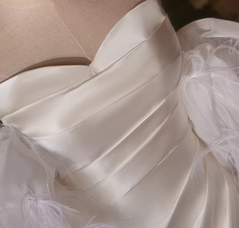 Fancy A-Line Strapless Bridal Dresses Pleated Satin Wedding Dress AP5397