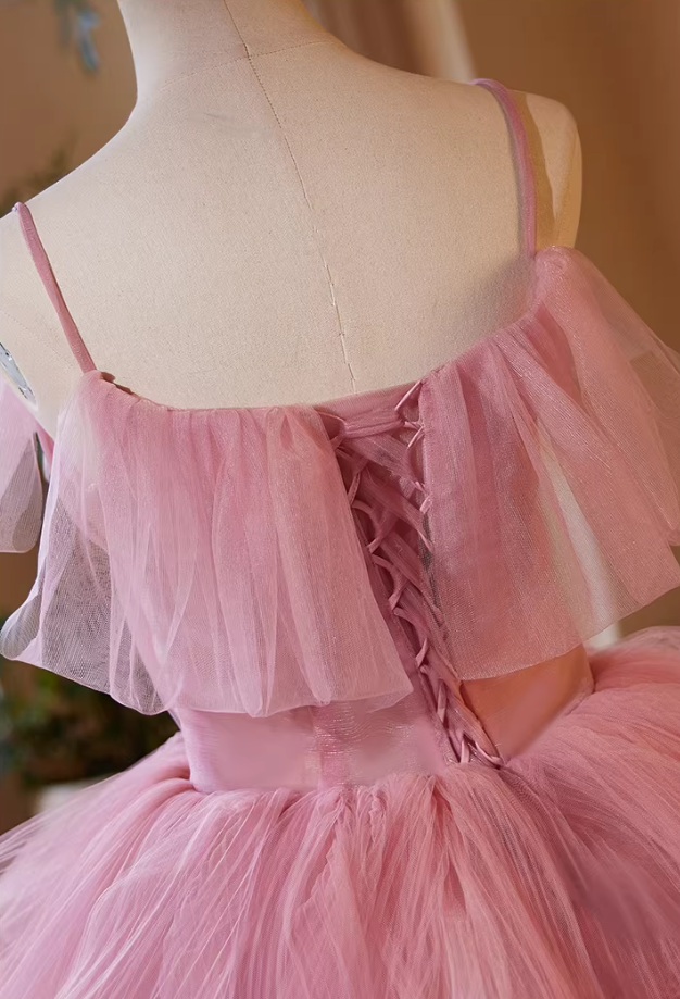 Modern A-Line Spaghetti Strap Ruffled Evening Gowns Tiered Pink Tulle Prom Dress AP5473