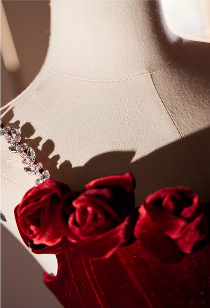 Dreamy Crystals Spaghetti Straps Draped Mermaid Evening Dresses 3D Appliques Red Velvet Prom Dress AP5525