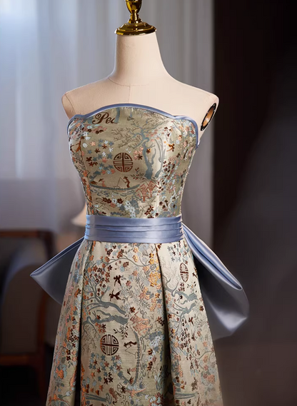 Retro Strapless A-Line Slit Hem Sweet 16th Gowns Embroidery Bow Prom Dress AP5553