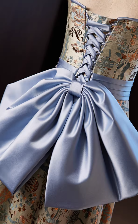 Retro Strapless A-Line Slit Hem Sweet 16th Gowns Embroidery Bow Prom Dress AP5553