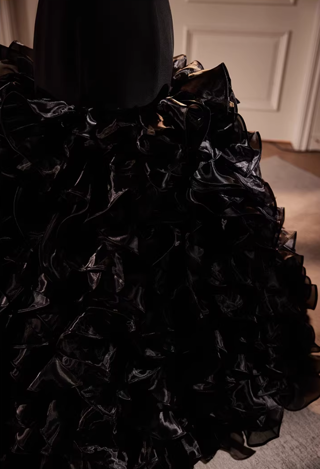 Romantic Strapless Long Evening Mermaid Dress Ruffles Tulle Black Prom Dress AP5594