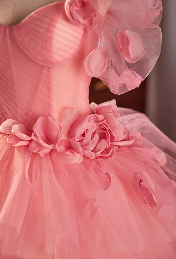 Luxurious A-Line Spaghetti Strap Tiered Tulle Evening Gowns Petals Handmade Flowers Pink Prom Dress AP5598