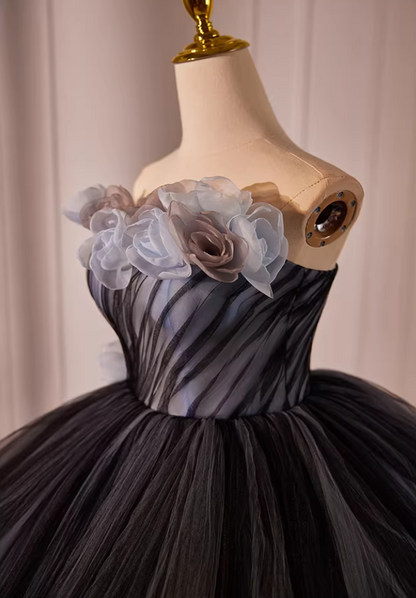 Elegant Strapless A-Line Tiered Black Sweet 16th Gowns Handmade Flowers Prom Dress AP5601