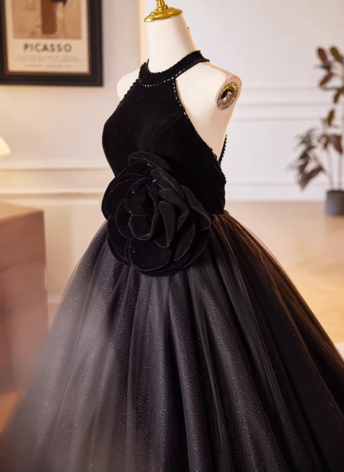 Gothic-Style Halter Neck A-Line Black Tulle Sweet 16 Gowns Beads Handmade Flowers Prom Dress AP5605
