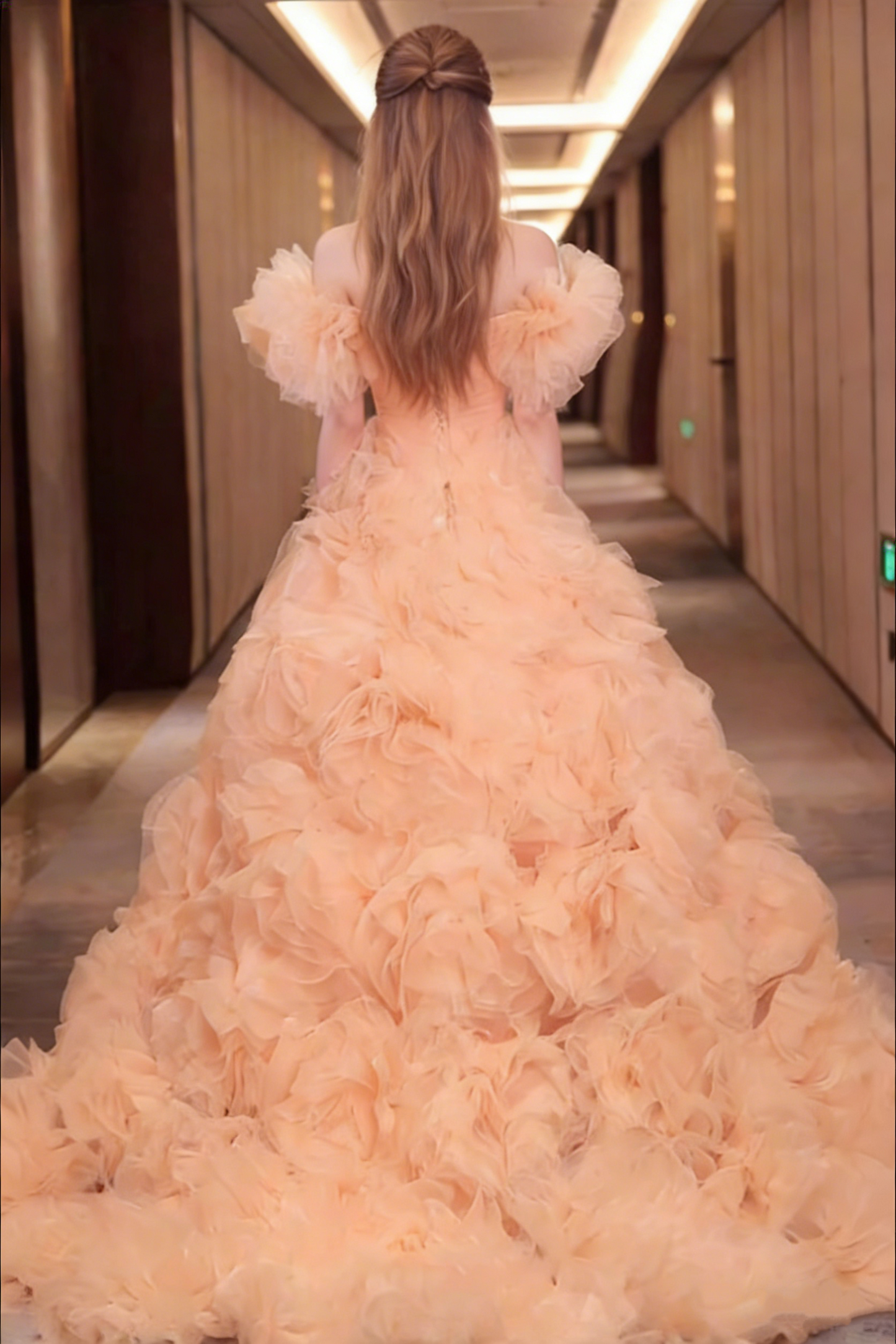 Flowy A-Line Off-Shoulder Evening Dresses Ruffles Tulle Prom Dress AP5632