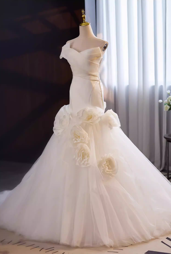 Attractive Strapless Mermaid Bridal Gowns Handmade Flowers Layered Tulle Wedding Dress AP5641