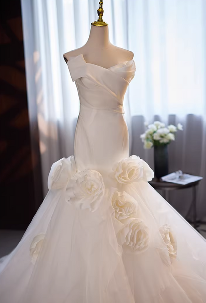 Attractive Strapless Mermaid Bridal Gowns Handmade Flowers Layered Tulle Wedding Dress AP5641