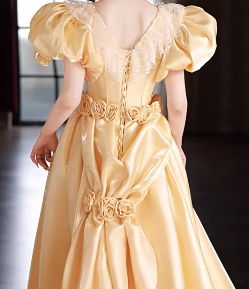 Maximalism A-Line V Neck Satin Sweet 16th Gowns Appliques Lace Puff Short Sleeve Prom Dress AP5648