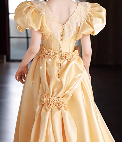 Maximalism A-Line V Neck Satin Sweet 16th Gowns Appliques Lace Puff Short Sleeve Prom Dress AP5648