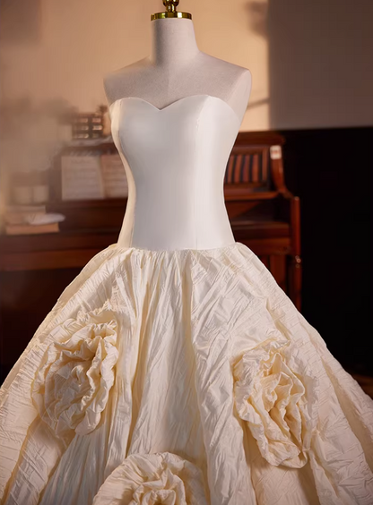 Sweet Strapless A-Line Bridal Gowns Handmade Flowers Wedding Dress AP5688