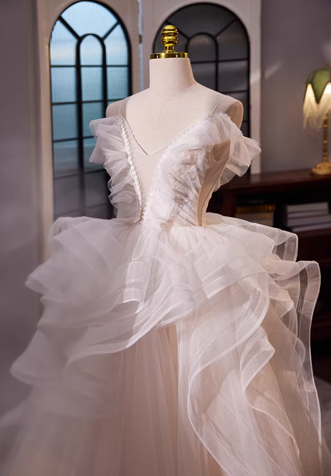 Vintage A-Line Spaghetti Strap Bridal Gowns Ruffles Tulle Lace Beads Wedding Dress AP5693