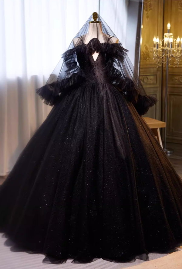 Dreamy A-Line Spaghetti Strap Black Tulle Evening Gowns Beading Sequins Prom Dress AP5695