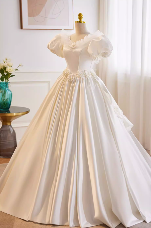 Fancy A-Line V Neck Bridal Gowns Appliques Ruffled Lace Puff Short Sleeve Satin Wedding Dress AP5730